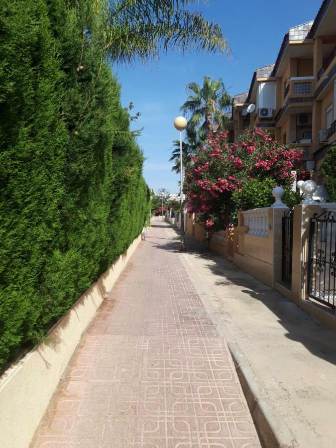Punta Prima Pleasure With Private Parking In A Gated Community Close To The Beach Torrevieja Esterno foto